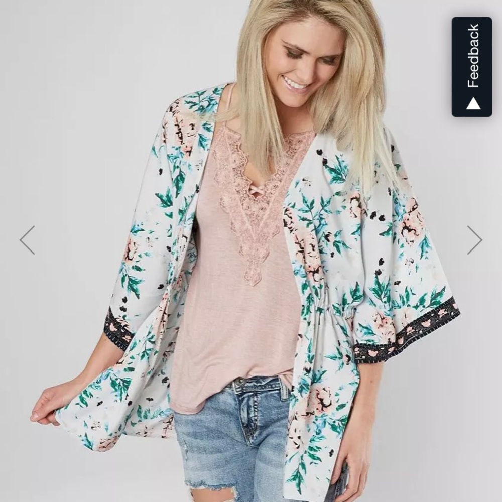 Daytrip Buckle Flyaway Floral Kimono Size Large